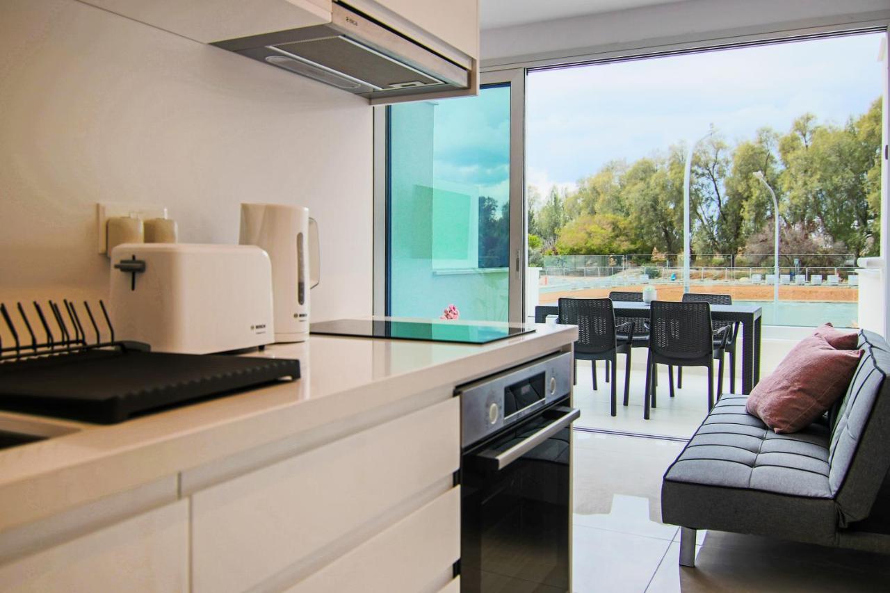 Phaedrus Living - Seaside Luxury Flat Harbour 108 Apartment Paphos Bagian luar foto