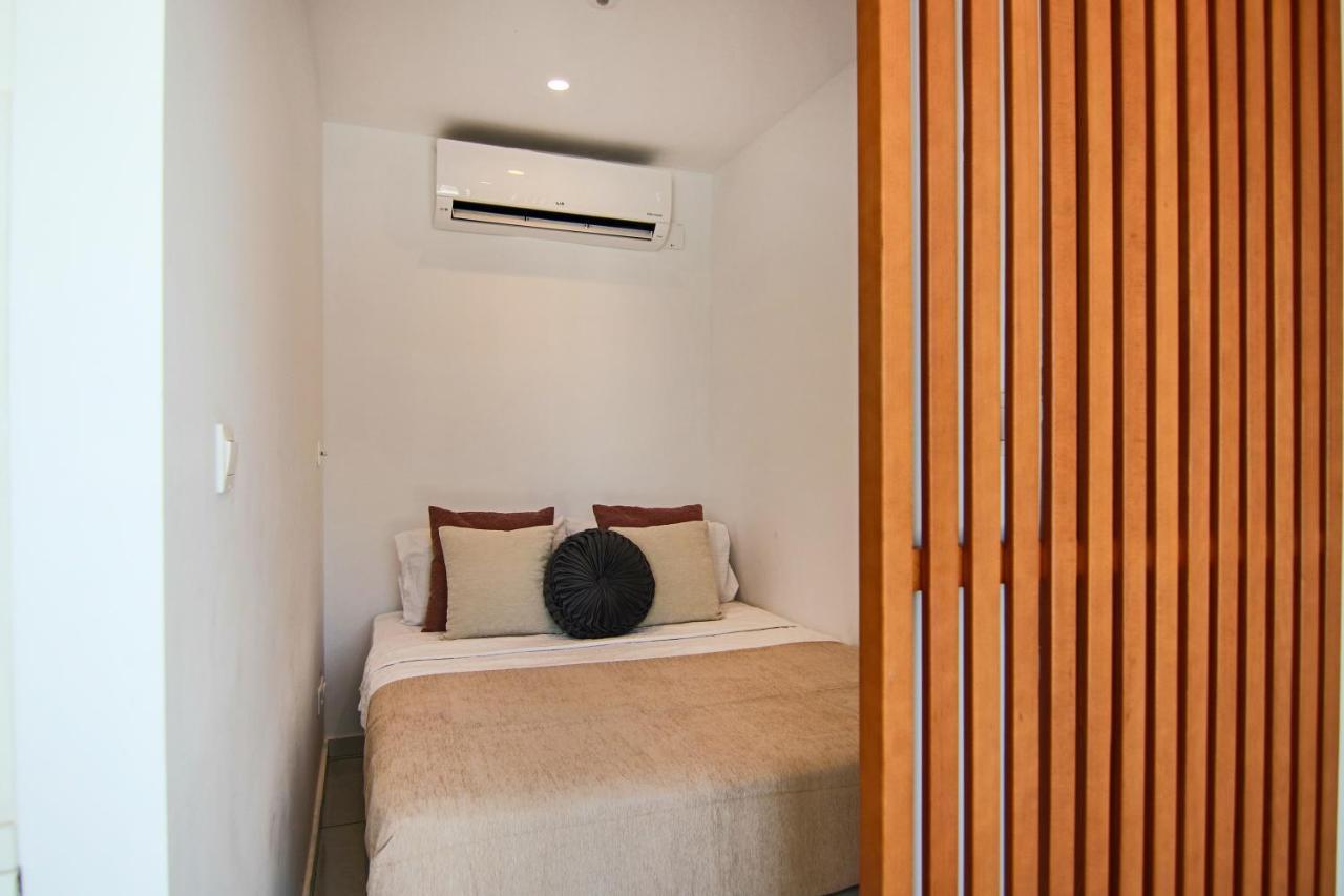 Phaedrus Living - Seaside Luxury Flat Harbour 108 Apartment Paphos Bagian luar foto